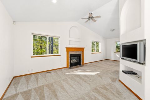Tiny photo for 11990 Artlin Road, Grants Pass, OR 97526 (MLS # 220211427)