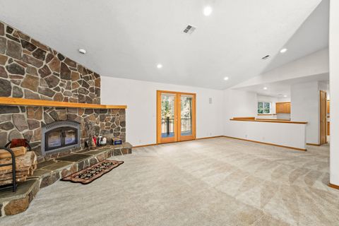 Tiny photo for 11990 Artlin Road, Grants Pass, OR 97526 (MLS # 220211427)