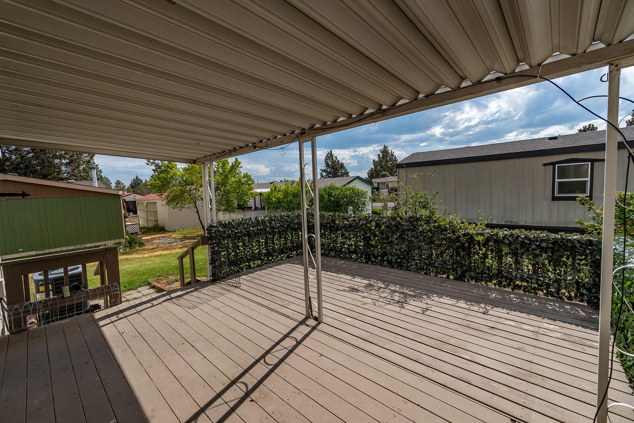 6100 S Hwy 97 32
