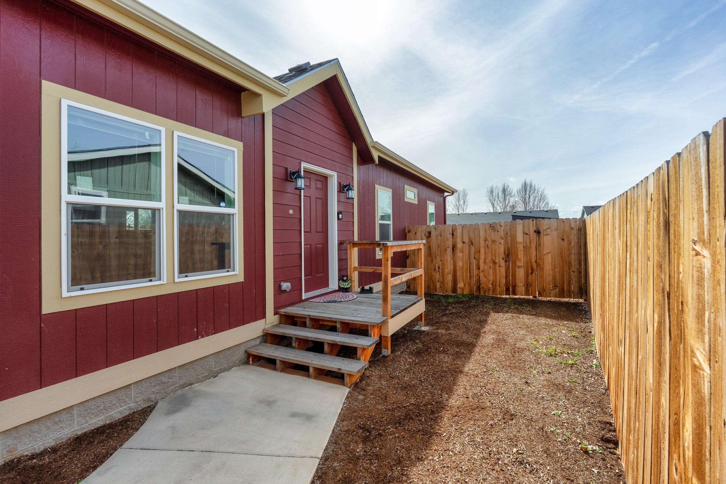 658 NE Shoshone Drive