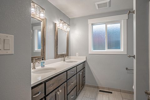 Tiny photo for 1916 Inverness Drive, Medford, OR 97504 (MLS # 220212922)