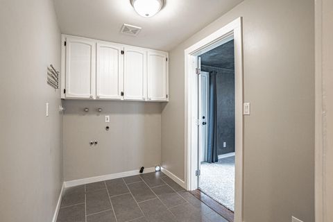 Tiny photo for 1916 Inverness Drive, Medford, OR 97504 (MLS # 220212922)