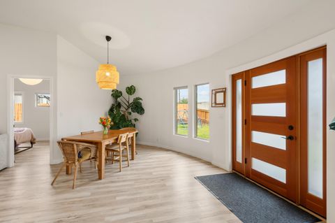 Tiny photo for 1027 SE M St, Grants Pass, OR 97526 (MLS # 220219824)