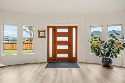 Tiny photo for 1027 SE M St, Grants Pass, OR 97526 (MLS # 220219824)