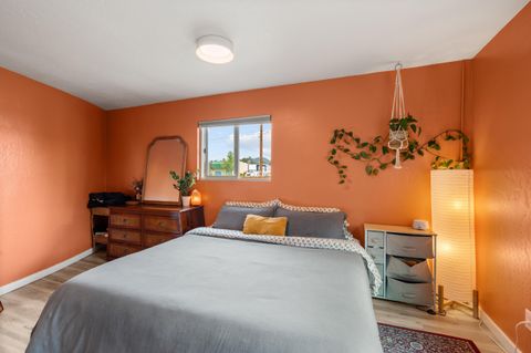 Tiny photo for 1027 SE M St, Grants Pass, OR 97526 (MLS # 220219824)