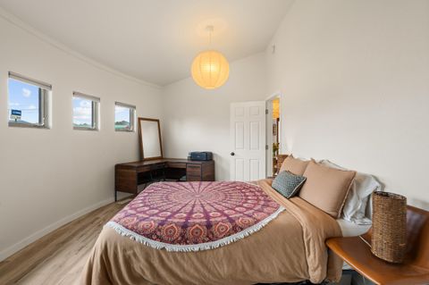 Tiny photo for 1027 SE M St, Grants Pass, OR 97526 (MLS # 220219824)