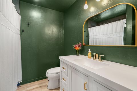 Tiny photo for 1027 SE M St, Grants Pass, OR 97526 (MLS # 220219824)