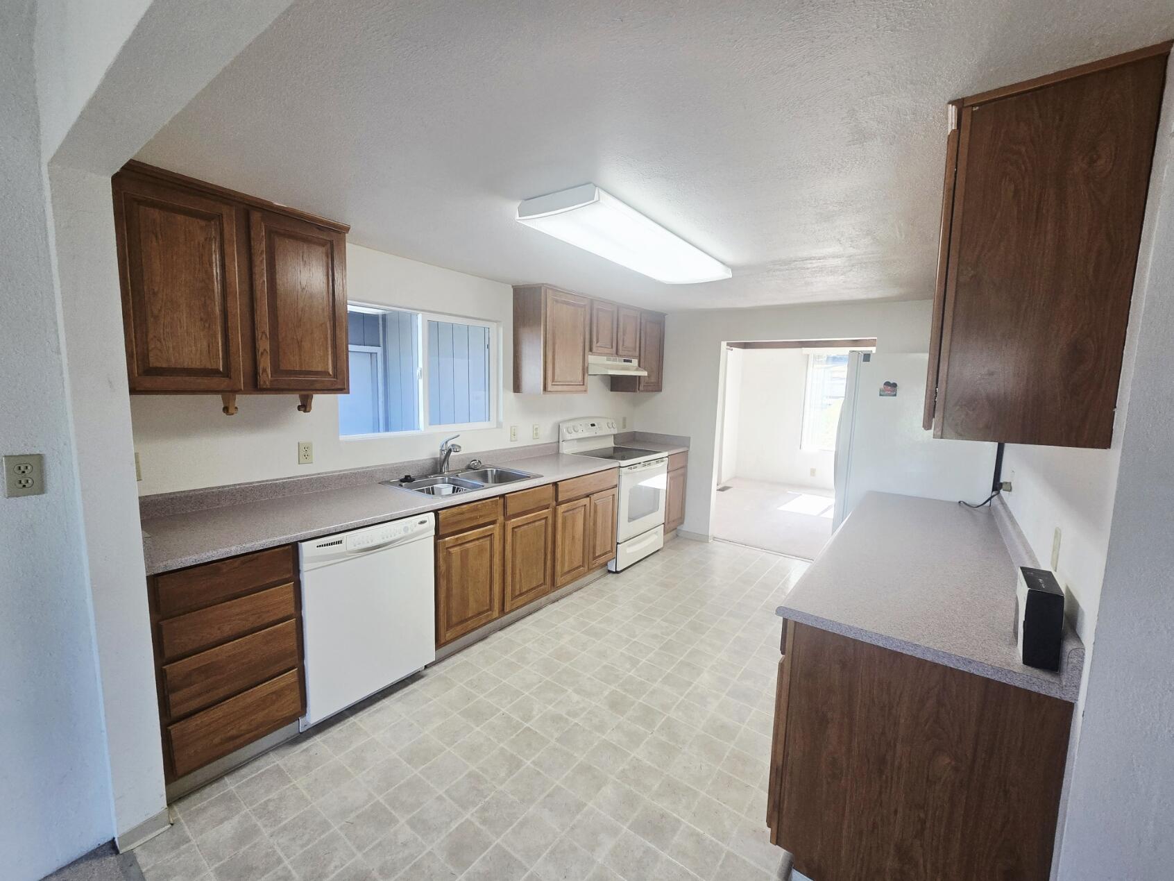 Lake Shore Gardens - Residential