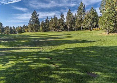 Tiny photo for 3106 NW Golf View Drive, Bend, OR 97703 (MLS # 220221773)