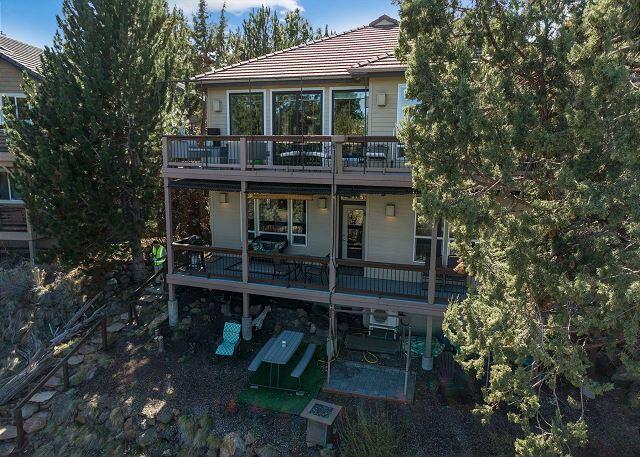 3106 NW Golf View Drive
