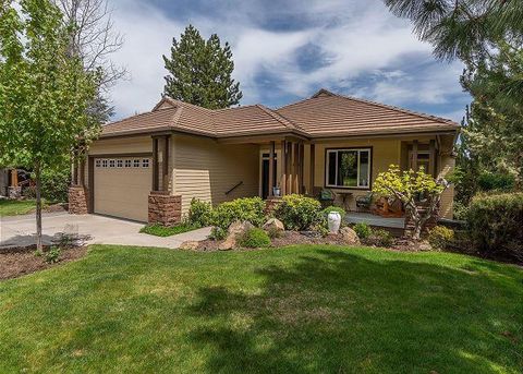 Photo of 3106 NW Golf View Drive, Bend, OR 97703 (MLS # 220221773)
