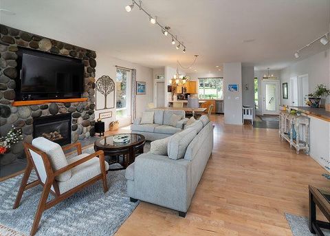 Tiny photo for 3106 NW Golf View Drive, Bend, OR 97703 (MLS # 220221773)