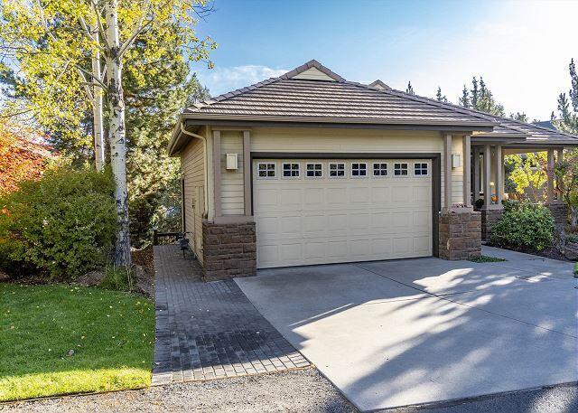 3106 NW Golf View Drive