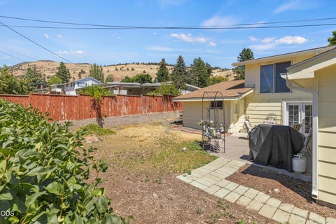 Tiny photo for 1140 McClellan Drive, Klamath Falls, OR 97603 (MLS # 220226138)