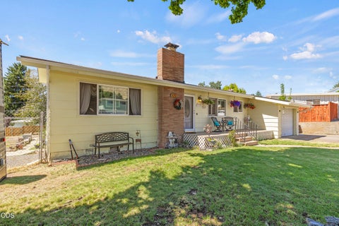 Tiny photo for 1140 McClellan Drive, Klamath Falls, OR 97603 (MLS # 220226138)