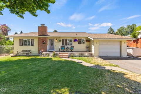 Photo of 1140 McClellan Drive, Klamath Falls, OR 97603 (MLS # 220226138)