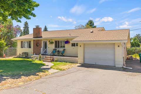 Tiny photo for 1140 McClellan Drive, Klamath Falls, OR 97603 (MLS # 220226138)