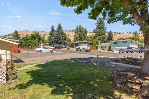 Tiny photo for 1140 McClellan Drive, Klamath Falls, OR 97603 (MLS # 220226138)