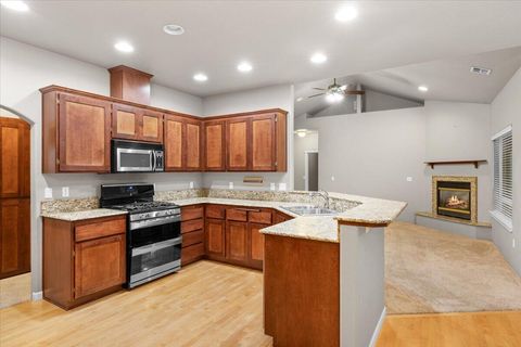 Tiny photo for 931 Highbury Drive, Medford, OR 97501 (MLS # 220211570)