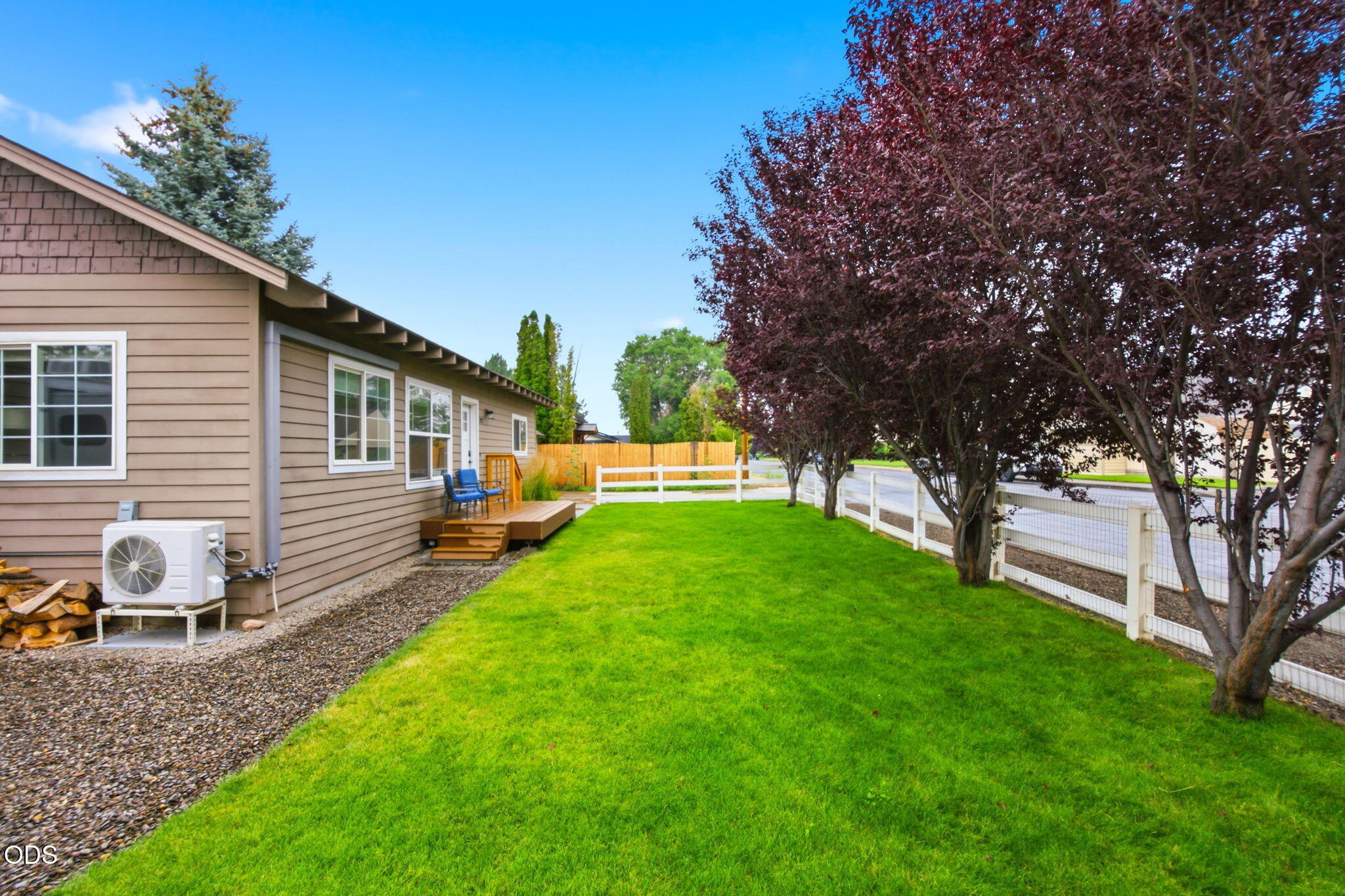 327 NW Elm Avenue