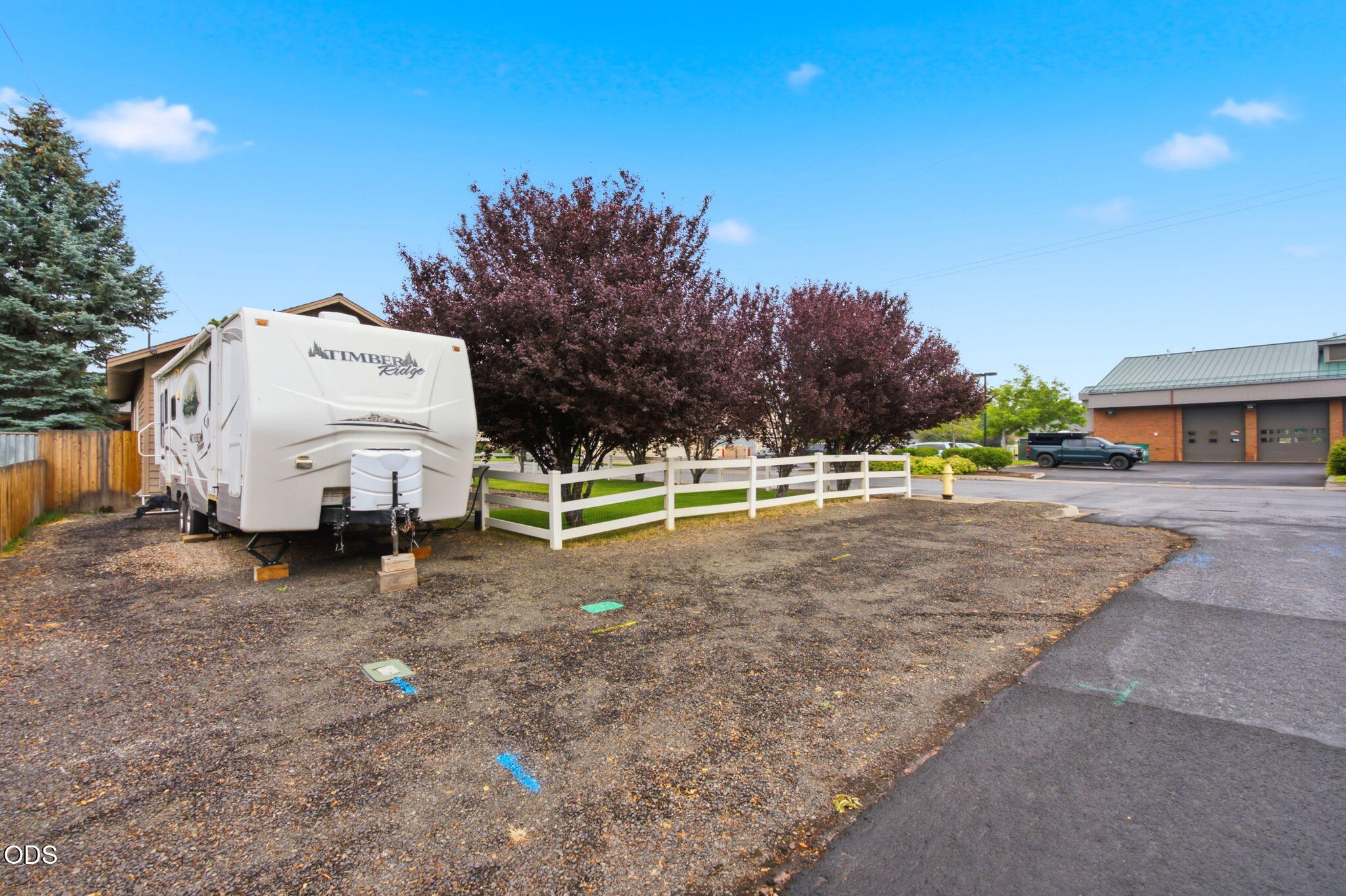 327 NW Elm Avenue