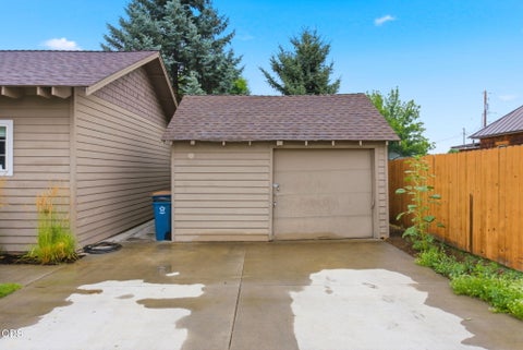 Tiny photo for 327 NW Elm Avenue, Redmond, OR 97756 (MLS # 220225906)