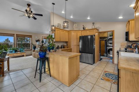 Tiny photo for 2648 SE Bonnie Road, Prineville, OR 97754 (MLS # 220211629)