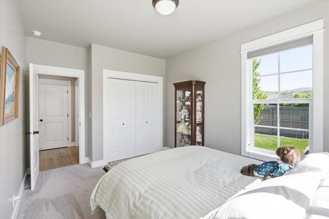 Tiny photo for 3847 Arena Drive, Medford, OR 97504 (MLS # 220220090)