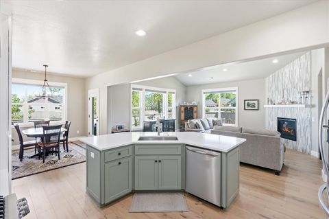 Tiny photo for 3847 Arena Drive, Medford, OR 97504 (MLS # 220220090)