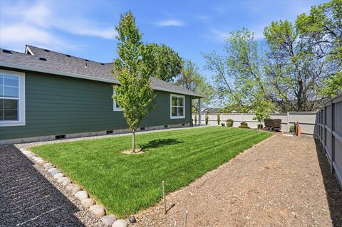 Tiny photo for 3847 Arena Drive, Medford, OR 97504 (MLS # 220220090)
