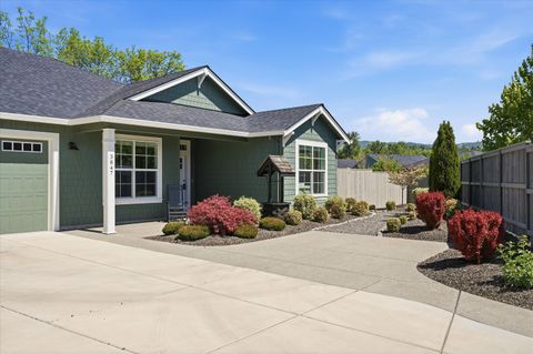 Tiny photo for 3847 Arena Drive, Medford, OR 97504 (MLS # 220220090)