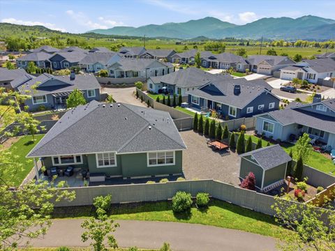 Tiny photo for 3847 Arena Drive, Medford, OR 97504 (MLS # 220220090)