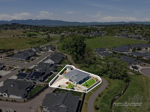 Tiny photo for 3847 Arena Drive, Medford, OR 97504 (MLS # 220220090)