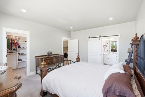 Tiny photo for 3847 Arena Drive, Medford, OR 97504 (MLS # 220220090)