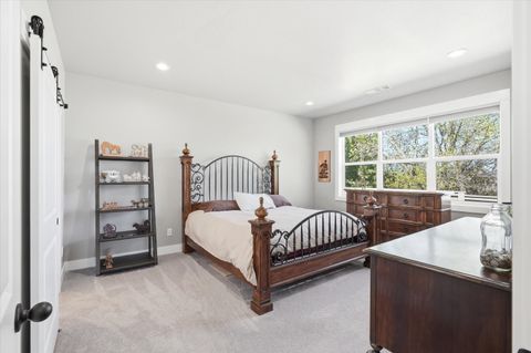 Tiny photo for 3847 Arena Drive, Medford, OR 97504 (MLS # 220220090)