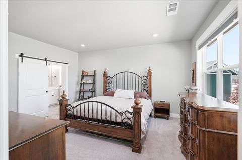 Tiny photo for 3847 Arena Drive, Medford, OR 97504 (MLS # 220220090)