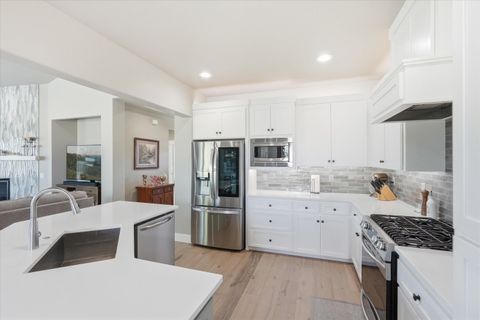 Tiny photo for 3847 Arena Drive, Medford, OR 97504 (MLS # 220220090)