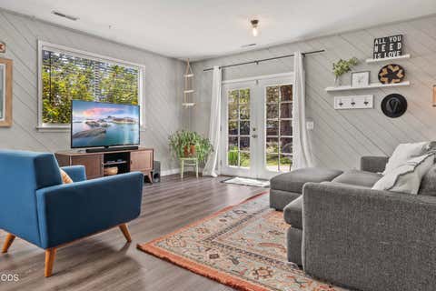 Tiny photo for 1941 NE Desert Court, Bend, OR 97701 (MLS # 220227044)