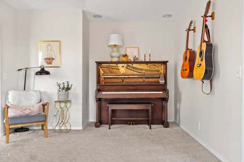 Tiny photo for 1941 NE Desert Court, Bend, OR 97701 (MLS # 220227044)