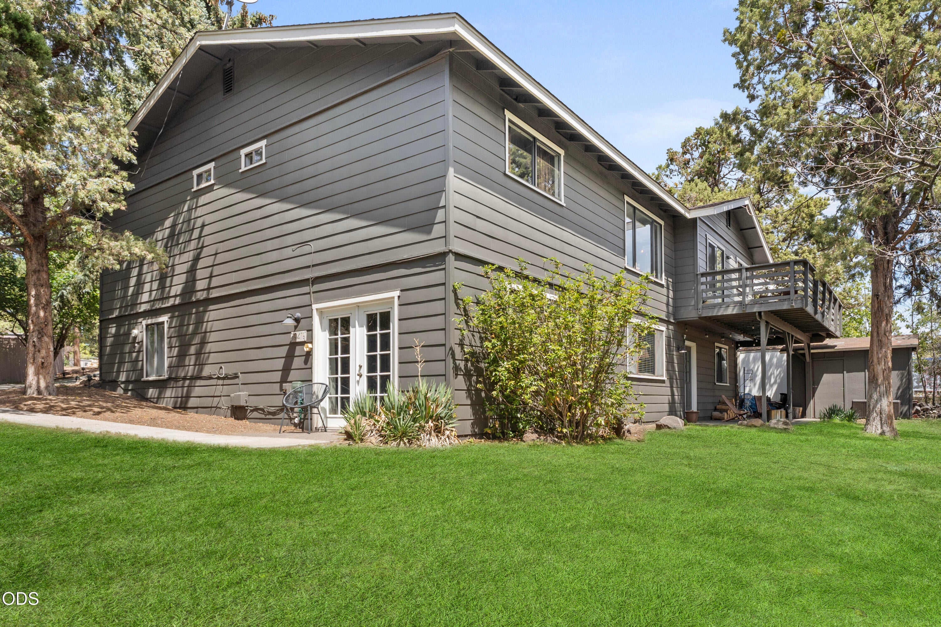 1941 NE Desert Court