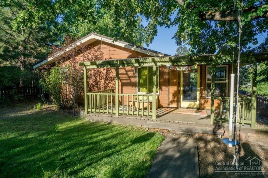 Absolutely adorable Westside cottage barely a stone's throw away from the First Street Rapids! So close to all Downtown has to offer, yet nestled on a large .21 acre lot surrounded by mature landscaping so it feels extremely peaceful and private. Alley load 2 car insulated garage. 3 beds, 2 baths, light and bright living areas, enclosed solarium, and perched porch for R & R. Bamboo and cork flooring. The back yard is a gardener's dream! E-2 Solar system installed. Registered vacation rental.