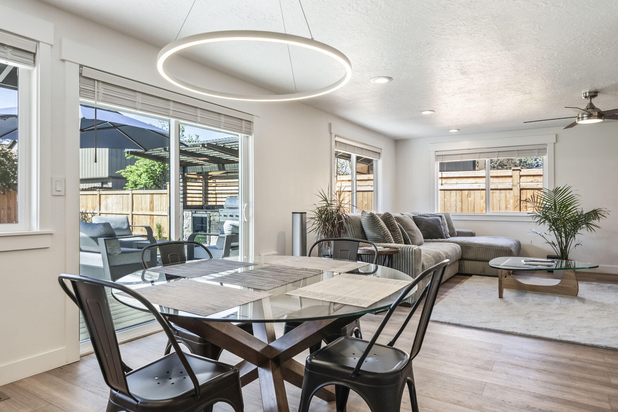 2010 SW Reindeer Avenue