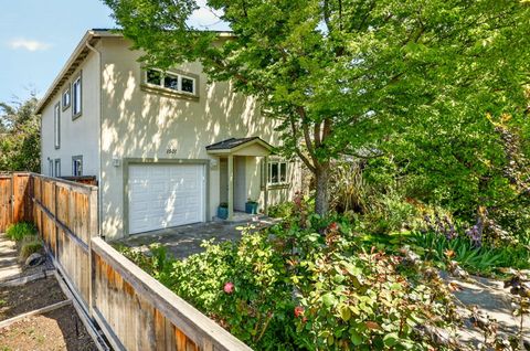 Photo of 1501 Lithia Way, Talent, OR 97540 (MLS # 220220550)