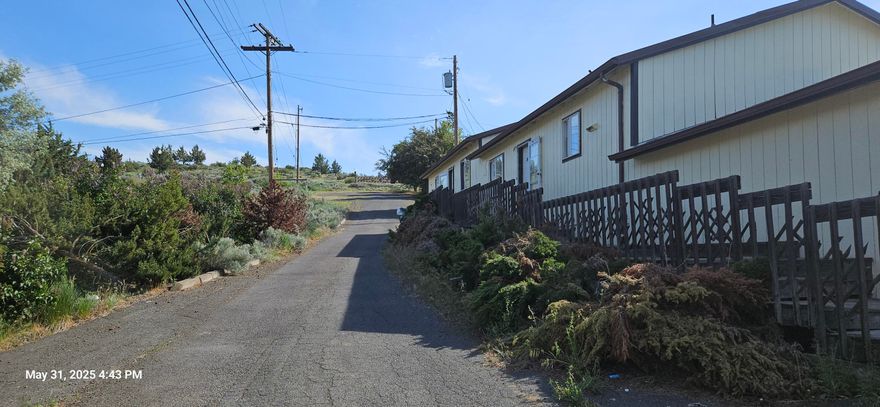 Duplex! Both units have separate single-car garages and their own fenced yards. Well-kept duplexes with good tenant histories. Call today for more details!