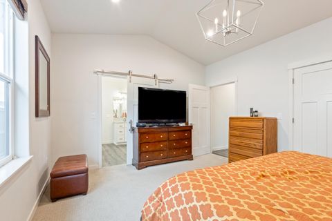 Tiny photo for 650 NE Union Loop, Prineville, OR 97754 (MLS # 220217802)