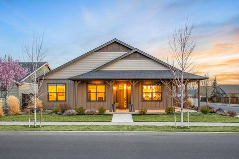 Photo of 650 NE Union Loop, Prineville, OR 97754 (MLS # 220217802)