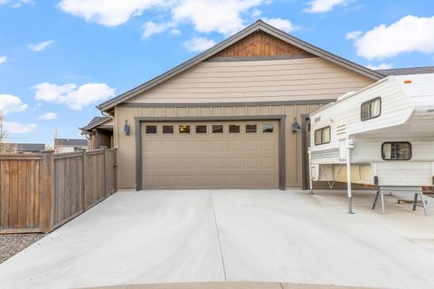Tiny photo for 650 NE Union Loop, Prineville, OR 97754 (MLS # 220217802)