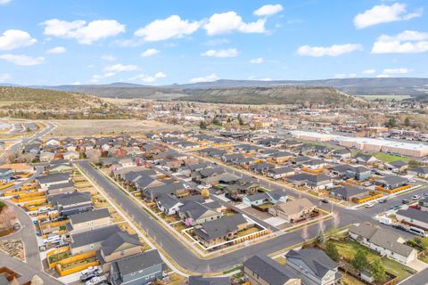 Tiny photo for 650 NE Union Loop, Prineville, OR 97754 (MLS # 220217802)