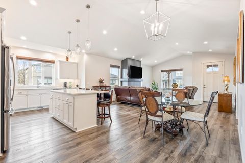 Tiny photo for 650 NE Union Loop, Prineville, OR 97754 (MLS # 220217802)