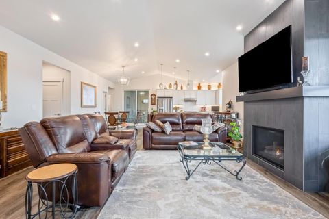 Tiny photo for 650 NE Union Loop, Prineville, OR 97754 (MLS # 220217802)